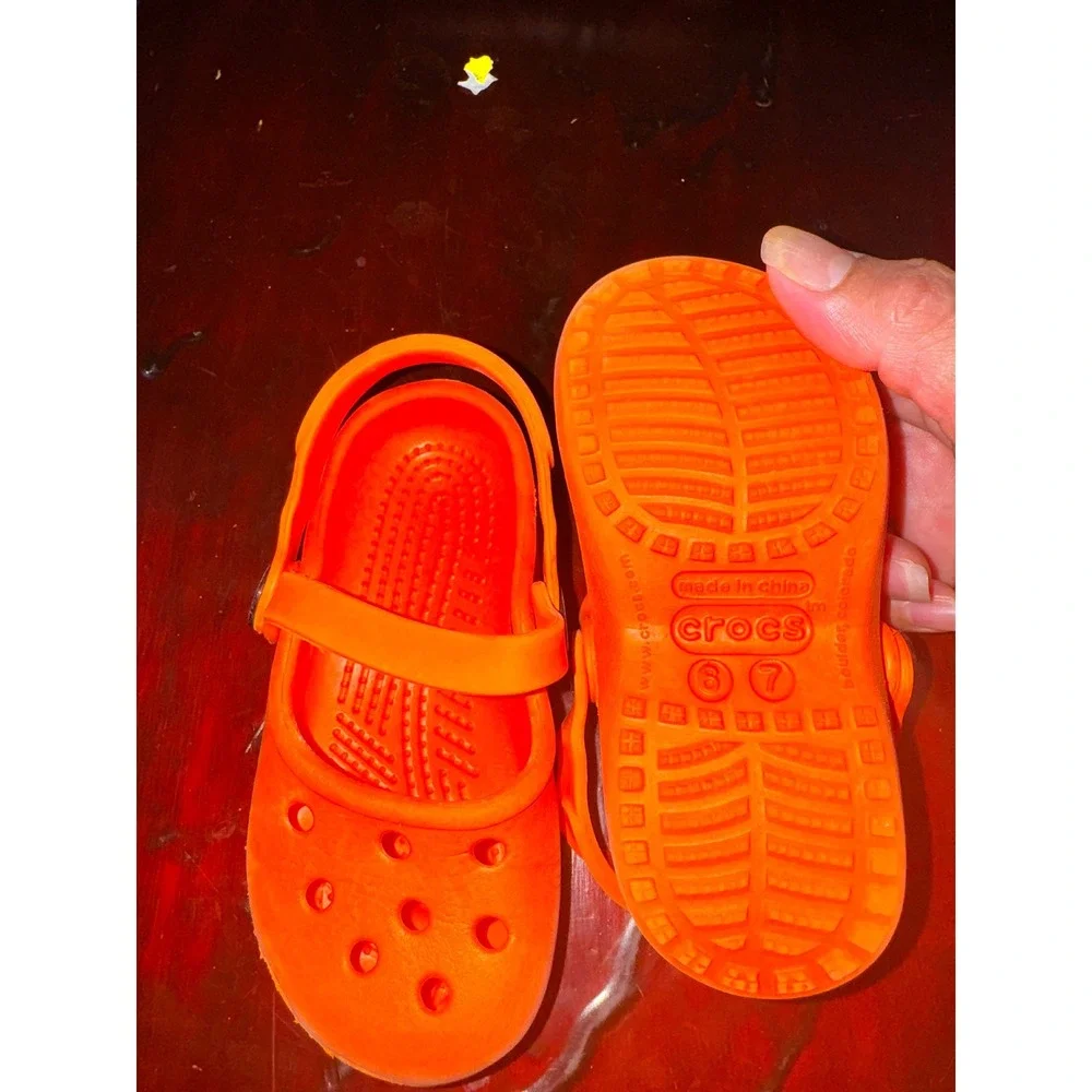 Crocs sandals size 6/7